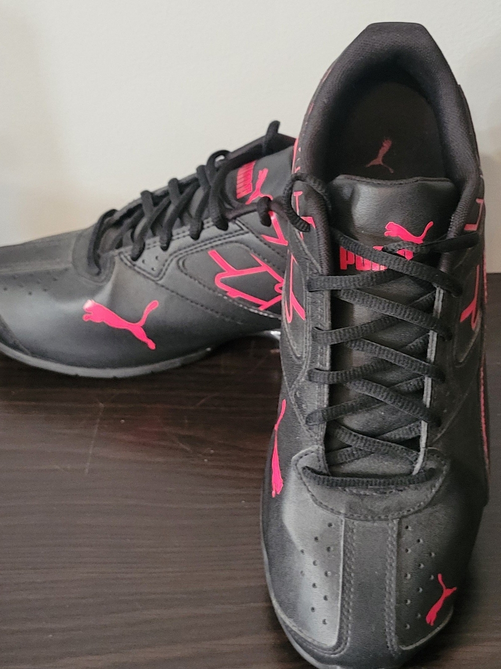 Puma Women's Black and Red Athletic Sneakers Size 11